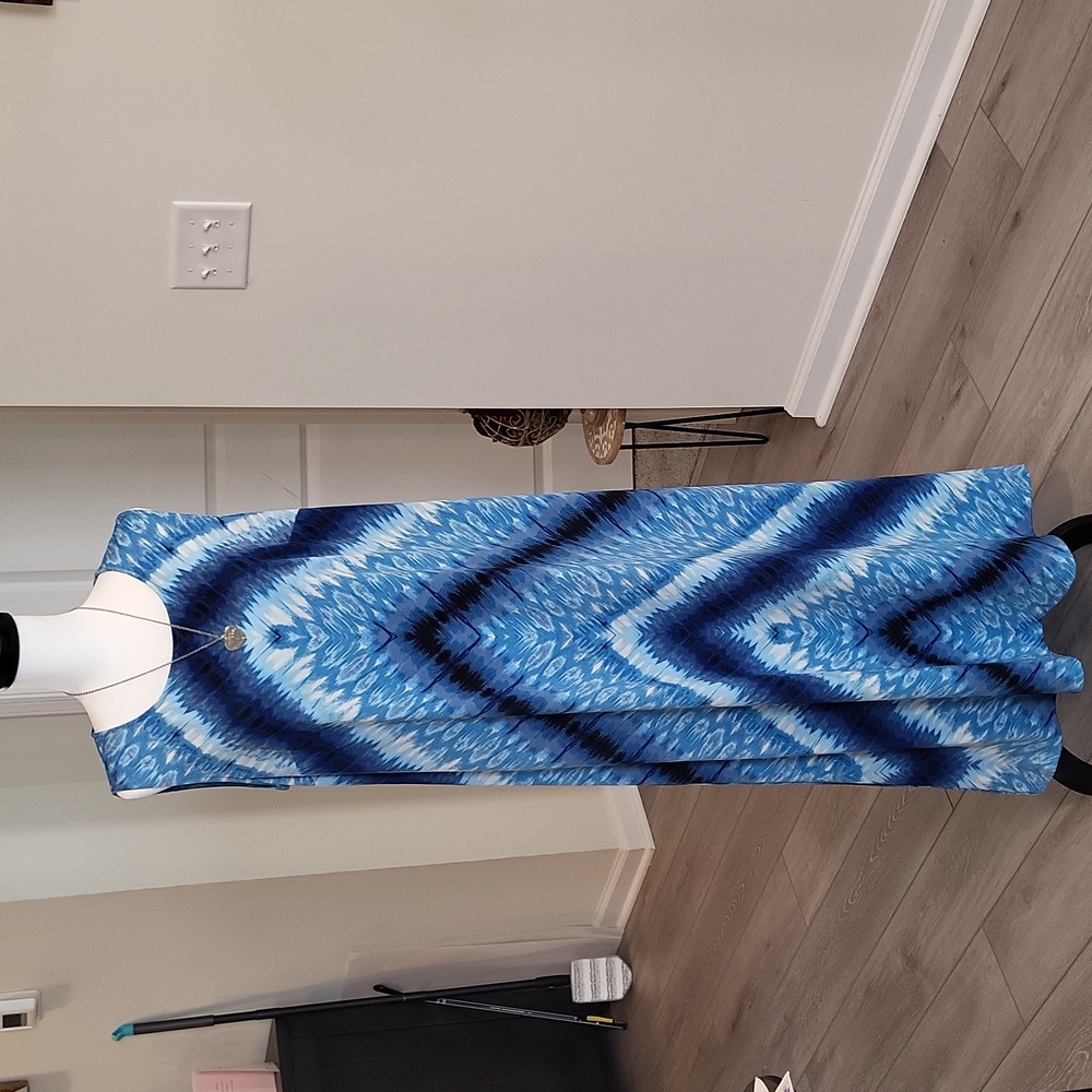 Avenue, Sleeveless Maxi Dress-Size 14-16